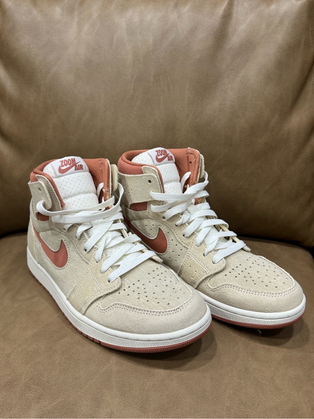 Jordan 1 Mid in Cream and Terracotta Pink